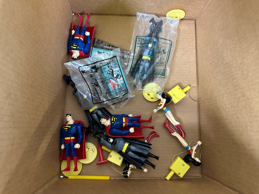 Justice League Unlimited Season Two Superman / Wonder Woman Carl's Jr. / Hardee's Happy / Kid's Meal Toys Project Box With Prototype Toy Samples Cool Kids Designed By The CDM Company 2007 [Photo 15]