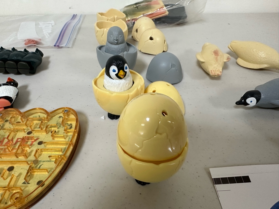 Happy Feet Movie Carl's Jr. / Hardee's Happy / Kid's Meal Toys Project Box With Prototype Toy Samples Cool Kids Designed By The CDM Company 2007 [Photo 3]