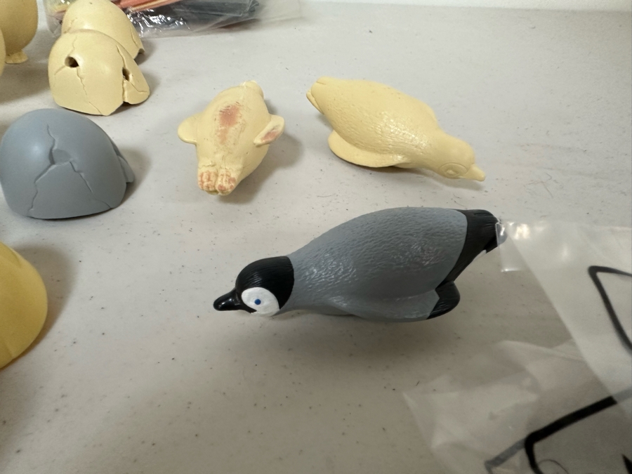 Happy Feet Movie Carl's Jr. / Hardee's Happy / Kid's Meal Toys Project Box With Prototype Toy Samples Cool Kids Designed By The CDM Company 2007 [Photo 4]