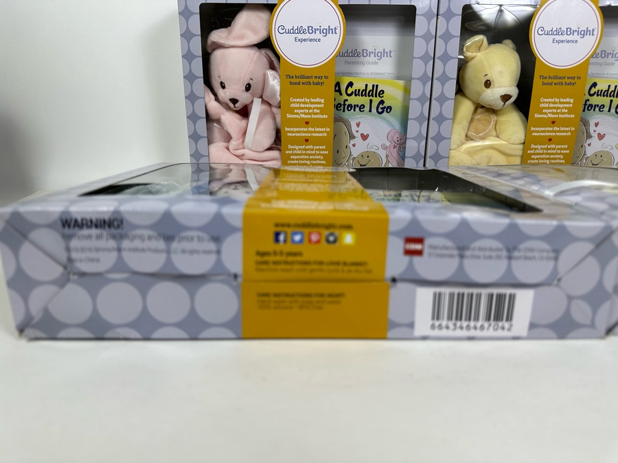 (4) Cuddle Bright Book And Animal Plush Sets [Photo 6]