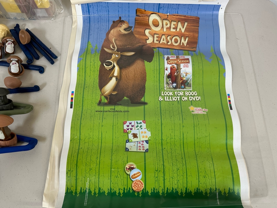 Open Season Movie Carl's Jr. / Hardee's Happy / Kid's Meal Toys Project Box With Prototype Toy Samples Cool Kids Designed By The CDM Company 2007 [Photo 9]