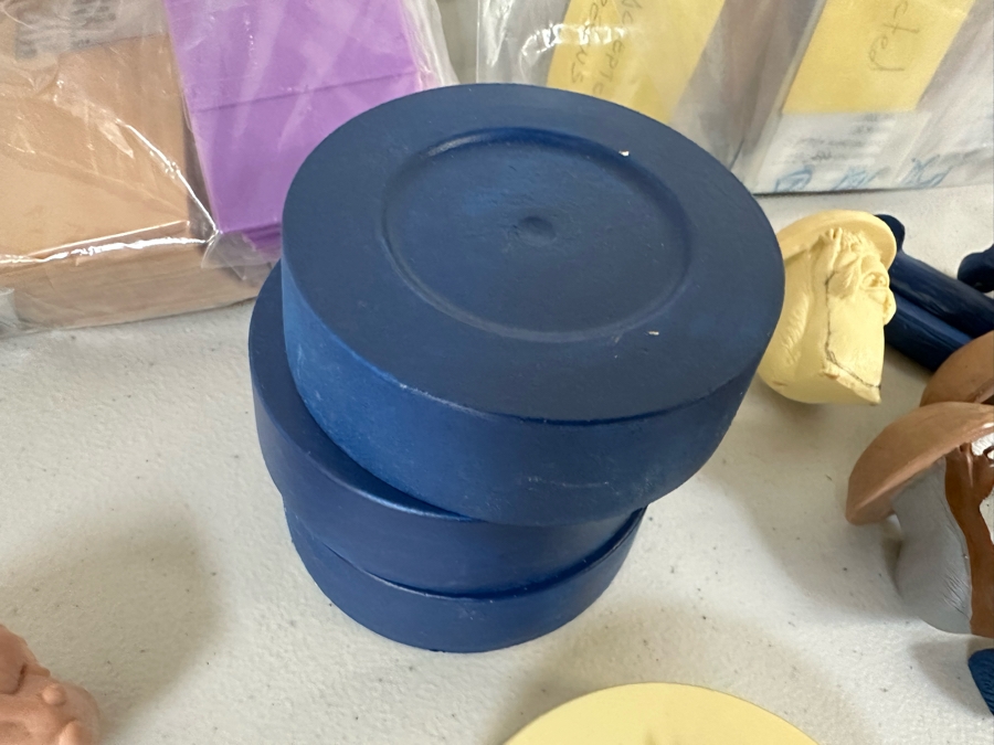 Open Season Movie Carl's Jr. / Hardee's Happy / Kid's Meal Toys Project Box With Prototype Toy Samples Cool Kids Designed By The CDM Company 2007 [Photo 15]