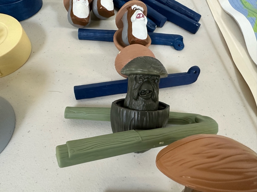 Open Season Movie Carl's Jr. / Hardee's Happy / Kid's Meal Toys Project Box With Prototype Toy Samples Cool Kids Designed By The CDM Company 2007 [Photo 10]