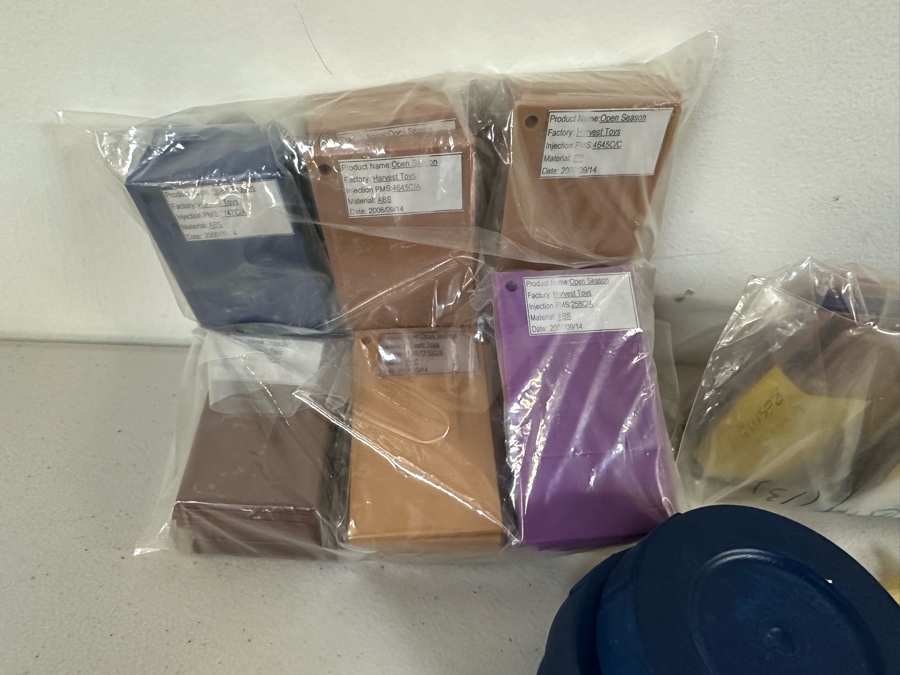 Open Season Movie Carl's Jr. / Hardee's Happy / Kid's Meal Toys Project Box With Prototype Toy Samples Cool Kids Designed By The CDM Company 2007 [Photo 16]