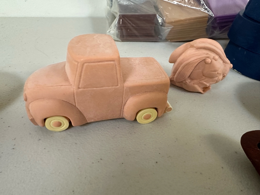 Open Season Movie Carl's Jr. / Hardee's Happy / Kid's Meal Toys Project Box With Prototype Toy Samples Cool Kids Designed By The CDM Company 2007 [Photo 7]