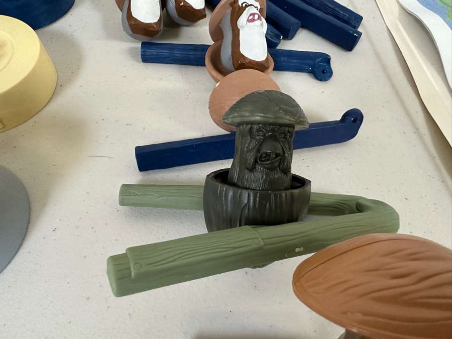 Open Season Movie Carl's Jr. / Hardee's Happy / Kid's Meal Toys Project Box With Prototype Toy Samples Cool Kids Designed By The CDM Company 2007 [Photo 8]