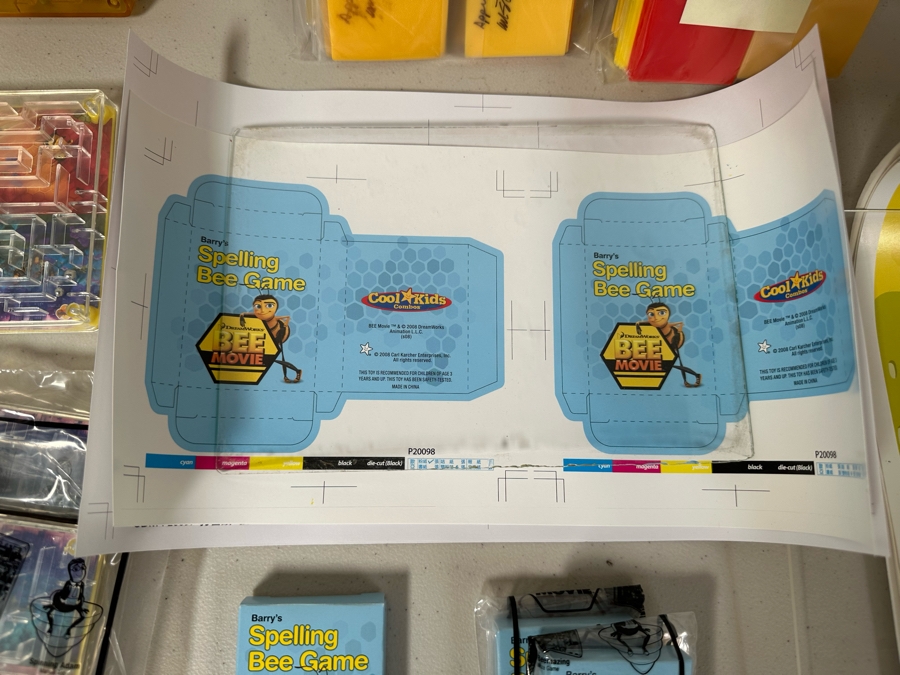 DreamWorks Bee Movie Carl's Jr. / Hardee's Happy / Kid's Meal Toys Project Box With Prototype Toy Samples Cool Kids Designed By The CDM Company 2008 [Photo 5]