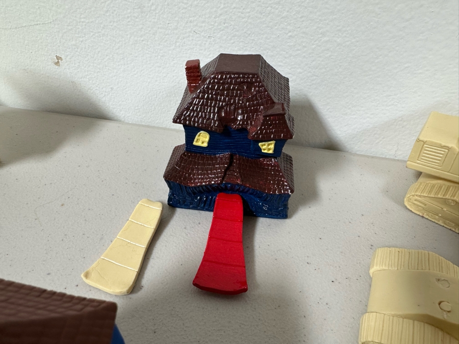 Monster House Movie Carl's Jr. / Hardee's Happy / Kid's Meal Toys Project Box With Prototype Toy Samples Cool Kids Designed By The CDM Company 2006 [Photo 6]