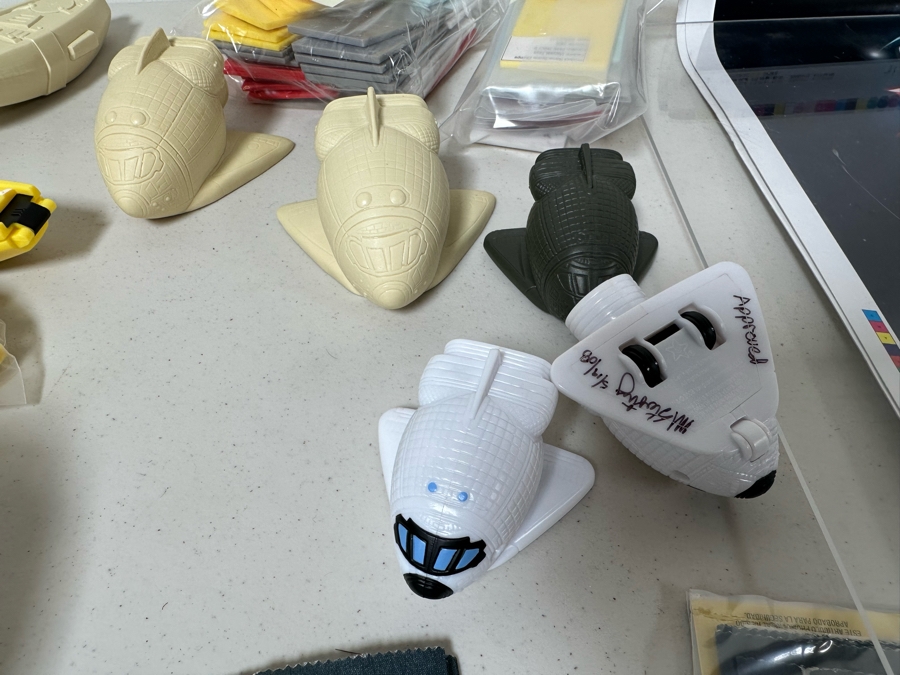 Space Chimps Movie Carl's Jr. / Hardee's Happy / Kid's Meal Toys Project Box With Prototype Toy Samples Cool Kids Designed By The CDM Company 2008 [Photo 13]