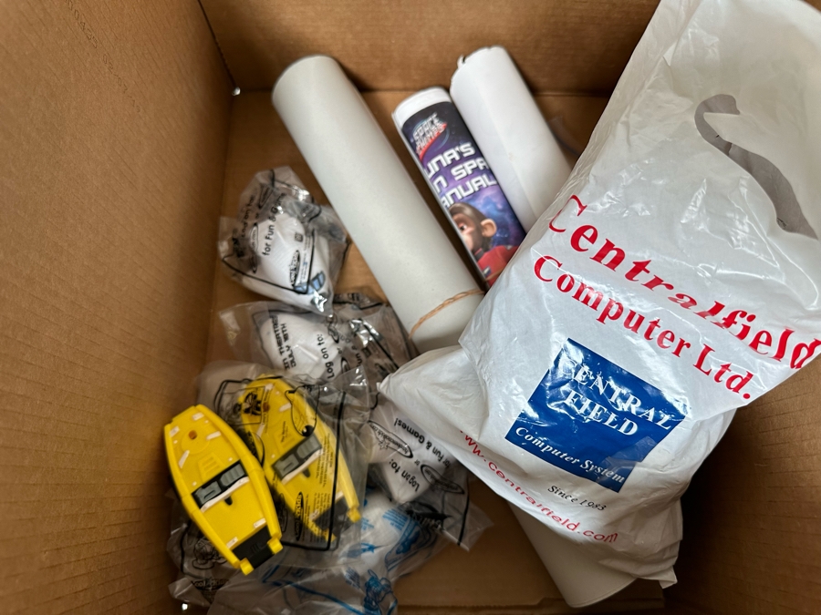 Space Chimps Movie Carl's Jr. / Hardee's Happy / Kid's Meal Toys Project Box With Prototype Toy Samples Cool Kids Designed By The CDM Company 2008 [Photo 16]