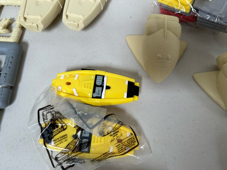 Space Chimps Movie Carl's Jr. / Hardee's Happy / Kid's Meal Toys Project Box With Prototype Toy Samples Cool Kids Designed By The CDM Company 2008 [Photo 5]