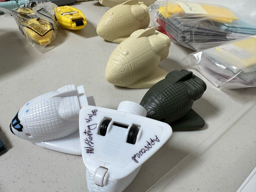 Space Chimps Movie Carl's Jr. / Hardee's Happy / Kid's Meal Toys Project Box With Prototype Toy Samples Cool Kids Designed By The CDM Company 2008 [Photo 6]