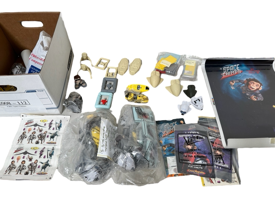Space Chimps Movie Carl's Jr. / Hardee's Happy / Kid's Meal Toys Project Box With Prototype Toy Samples Cool Kids Designed By The CDM Company 2008 [Photo 1]