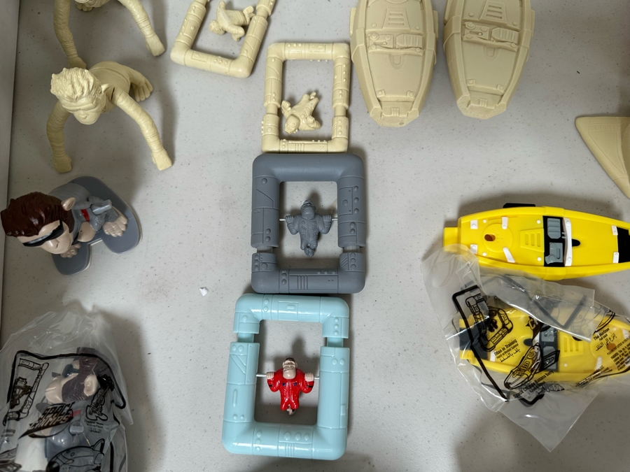 Space Chimps Movie Carl's Jr. / Hardee's Happy / Kid's Meal Toys Project Box With Prototype Toy Samples Cool Kids Designed By The CDM Company 2008 [Photo 4]