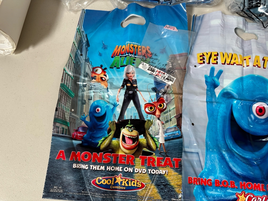 DreamWorks Monsters Vs. Aliens Movie Carl's Jr. / Hardee's Happy / Kid's Meal Toys Project Box With Prototype Toy Samples Cool Kids Designed By The CDM Company 2009 [Photo 3]