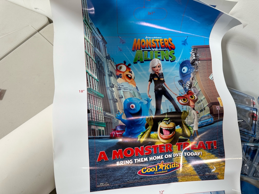 DreamWorks Monsters Vs. Aliens Movie Carl's Jr. / Hardee's Happy / Kid's Meal Toys Project Box With Prototype Toy Samples Cool Kids Designed By The CDM Company 2009 [Photo 14]