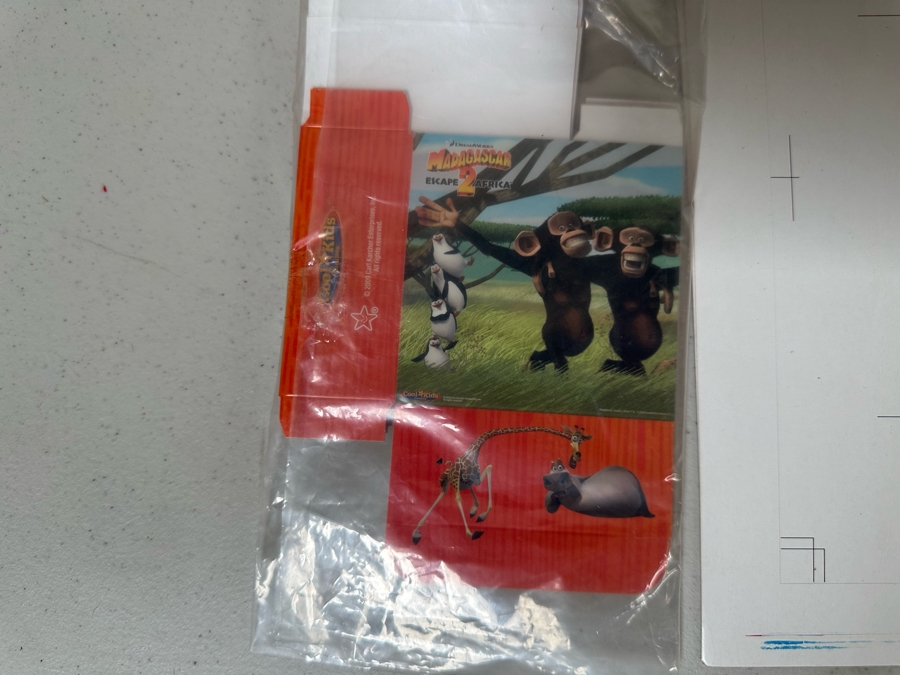 DreamWorks Madagascar 2 Escape Africa Movie Carl's Jr. / Hardee's Happy / Kid's Meal Toys Project Box With Prototype Toy Samples Cool Kids Designed By The CDM Company 2009 [Photo 11]