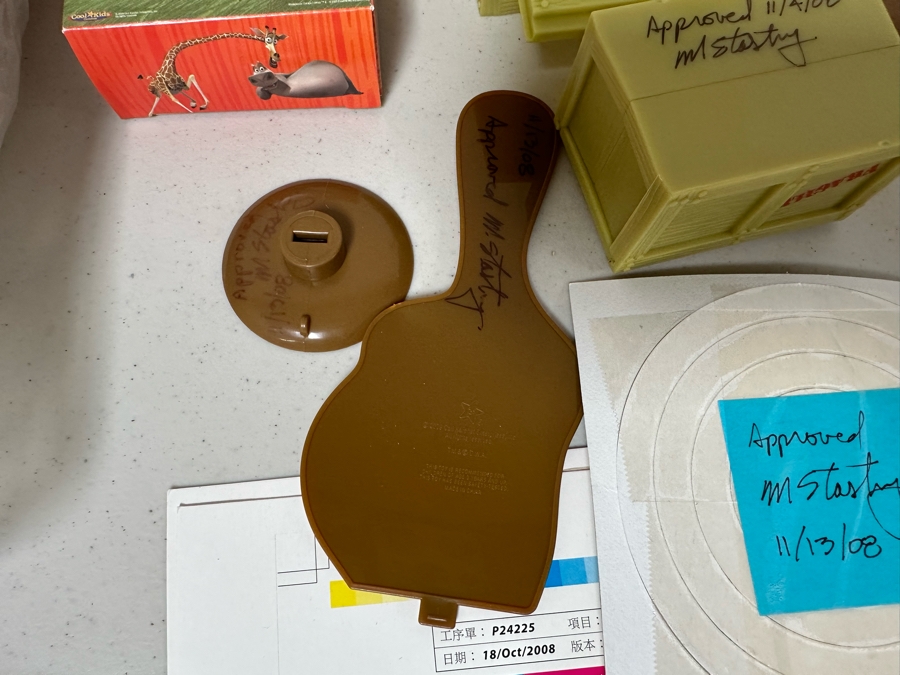 DreamWorks Madagascar 2 Escape Africa Movie Carl's Jr. / Hardee's Happy / Kid's Meal Toys Project Box With Prototype Toy Samples Cool Kids Designed By The CDM Company 2009 [Photo 3]