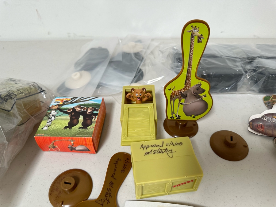 DreamWorks Madagascar 2 Escape Africa Movie Carl's Jr. / Hardee's Happy / Kid's Meal Toys Project Box With Prototype Toy Samples Cool Kids Designed By The CDM Company 2009 [Photo 2]