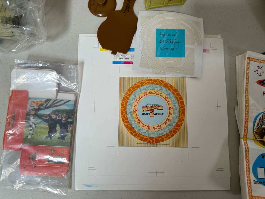 DreamWorks Madagascar 2 Escape Africa Movie Carl's Jr. / Hardee's Happy / Kid's Meal Toys Project Box With Prototype Toy Samples Cool Kids Designed By The CDM Company 2009 [Photo 4]
