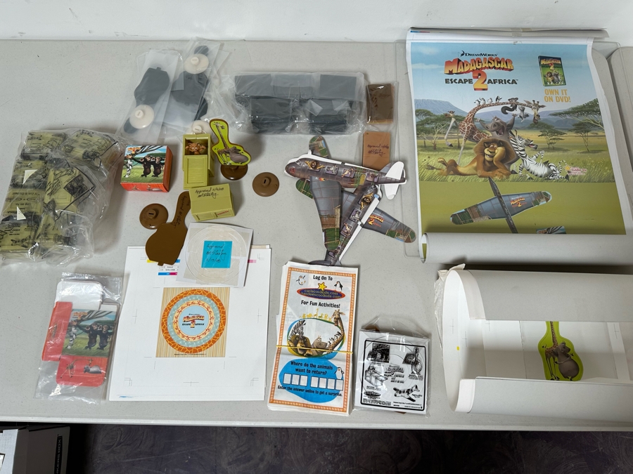 DreamWorks Madagascar 2 Escape Africa Movie Carl's Jr. / Hardee's Happy / Kid's Meal Toys Project Box With Prototype Toy Samples Cool Kids Designed By The CDM Company 2009 [Photo 14]