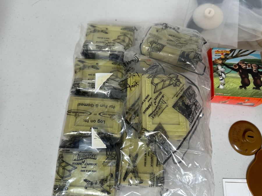 DreamWorks Madagascar 2 Escape Africa Movie Carl's Jr. / Hardee's Happy / Kid's Meal Toys Project Box With Prototype Toy Samples Cool Kids Designed By The CDM Company 2009 [Photo 10]