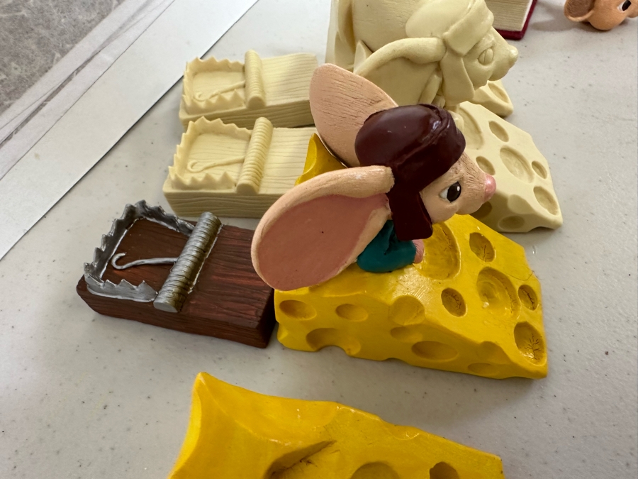 The Tale Of Despereaux Movie Carl's Jr. / Hardee's Happy / Kid's Meal Toys Project Box With Prototype Toy Samples Cool Kids Designed By The CDM Company 2010 [Photo 5]