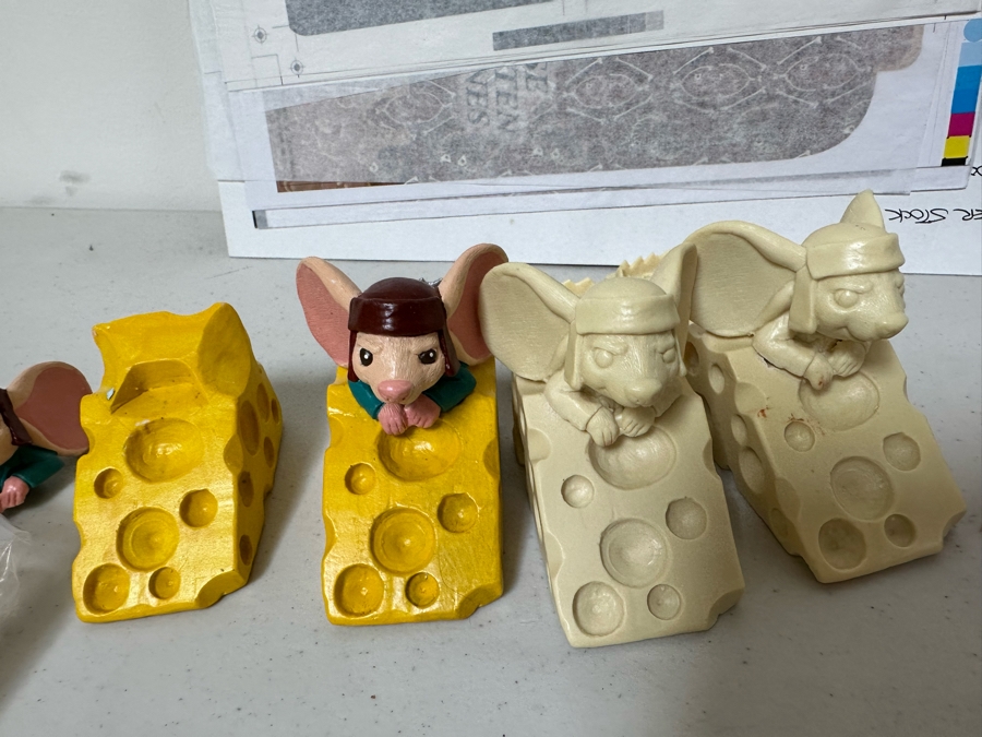The Tale Of Despereaux Movie Carl's Jr. / Hardee's Happy / Kid's Meal Toys Project Box With Prototype Toy Samples Cool Kids Designed By The CDM Company 2010 [Photo 3]