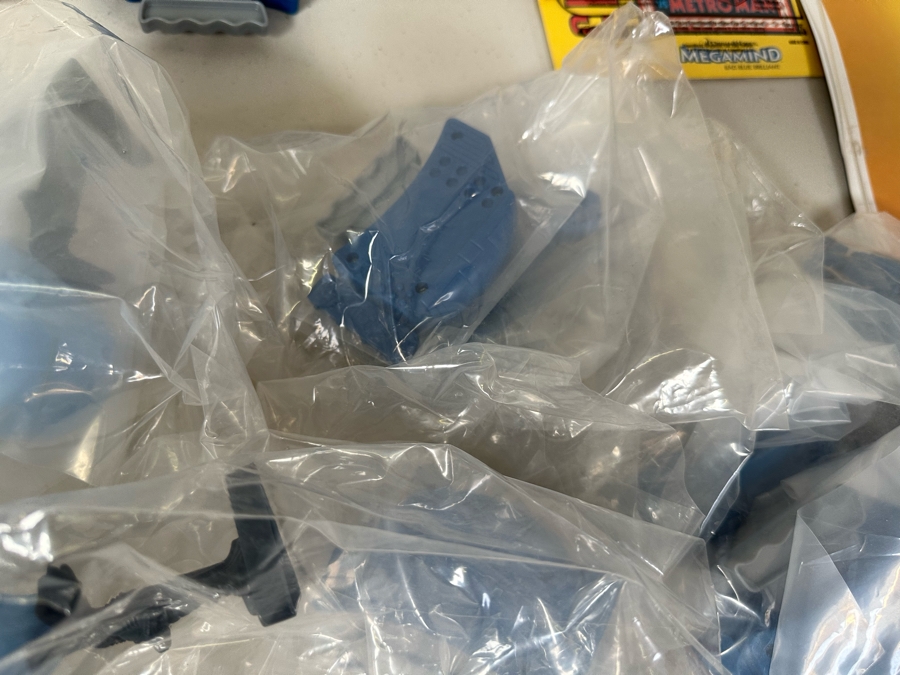 DreamWorks Megamind Movie Carl s Jr Hardee s Happy Kid s Meal Toys 