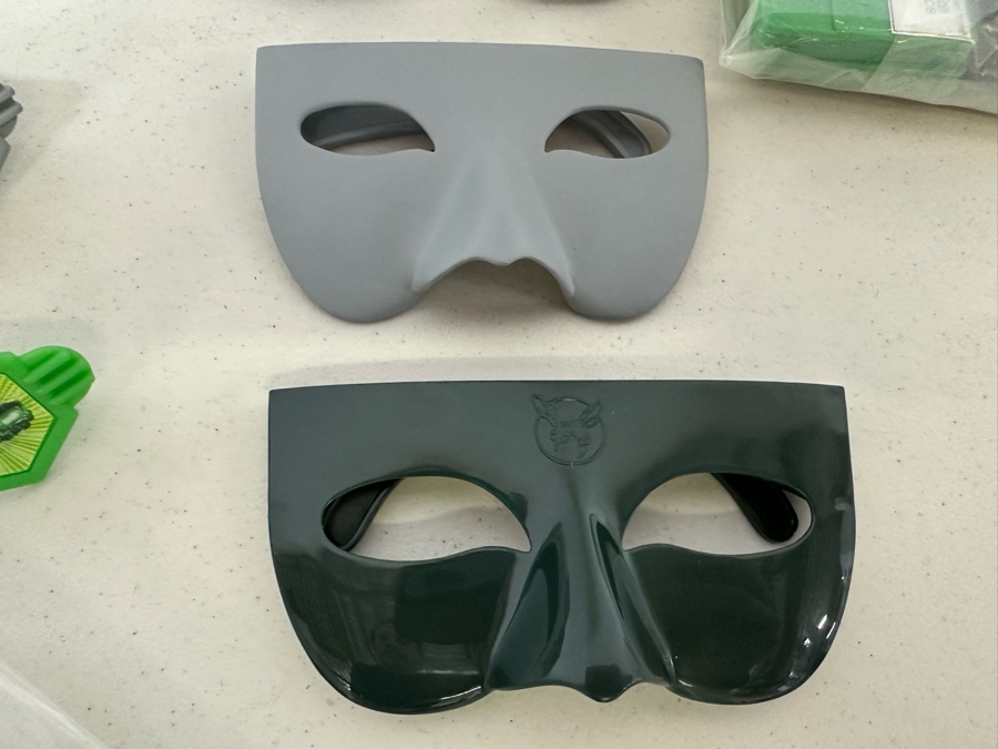 The Green Hornet Movie Carl's Jr. / Hardee's Happy / Kid's Meal Toys Project Box With Prototype Toy Samples Cool Kids Designed By The CDM Company 2010 [Photo 4]