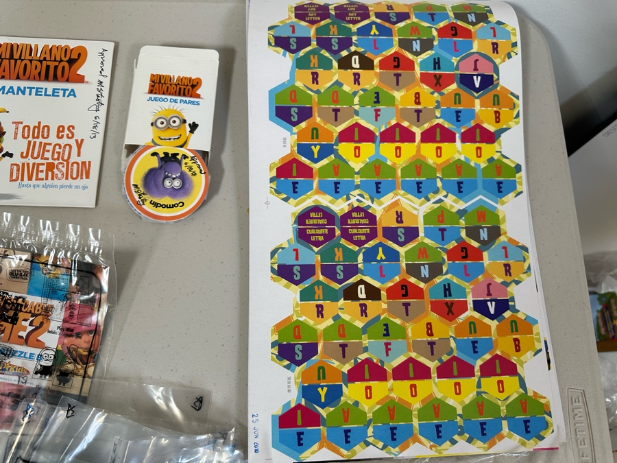 Despicable Me 2 Minions Movie Carl's Jr. / Hardee's Happy / Kid's Meal Toys Project Box With Prototype Toy Samples Cool Kids Designed By The CDM Company 2012 [Photo 5]