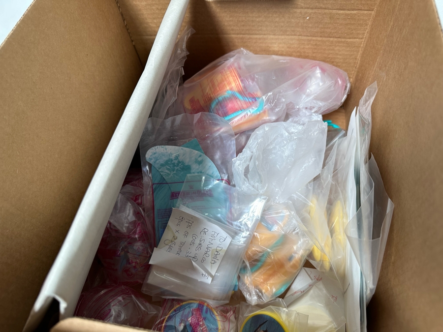 Surf's Up 2 Wave Mania Movie Carl's Jr. / Hardee's Happy / Kid's Meal Toys Project Box With Prototype Toy Samples Cool Kids Designed By The CDM Company 2017 [Photo 6]
