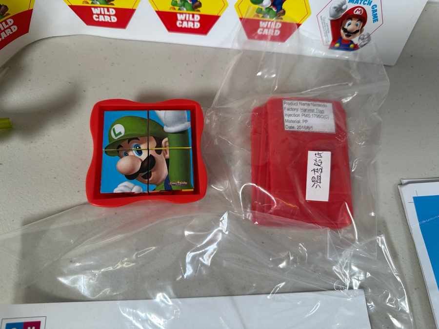 Nintendo Mario And Luigi Carl's Jr. / Hardee's Happy / Kid's Meal Toys Project Box With Prototype Toy Samples Cool Kids Designed By The CDM Company 2016 [Photo 4]