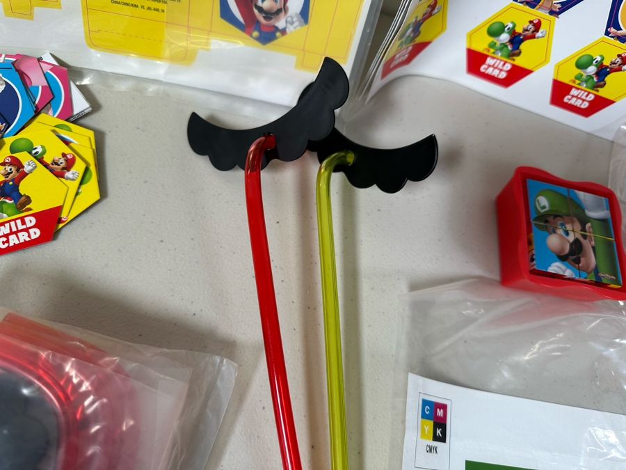 Nintendo Mario And Luigi Carl's Jr. / Hardee's Happy / Kid's Meal Toys Project Box With Prototype Toy Samples Cool Kids Designed By The CDM Company 2016 [Photo 9]