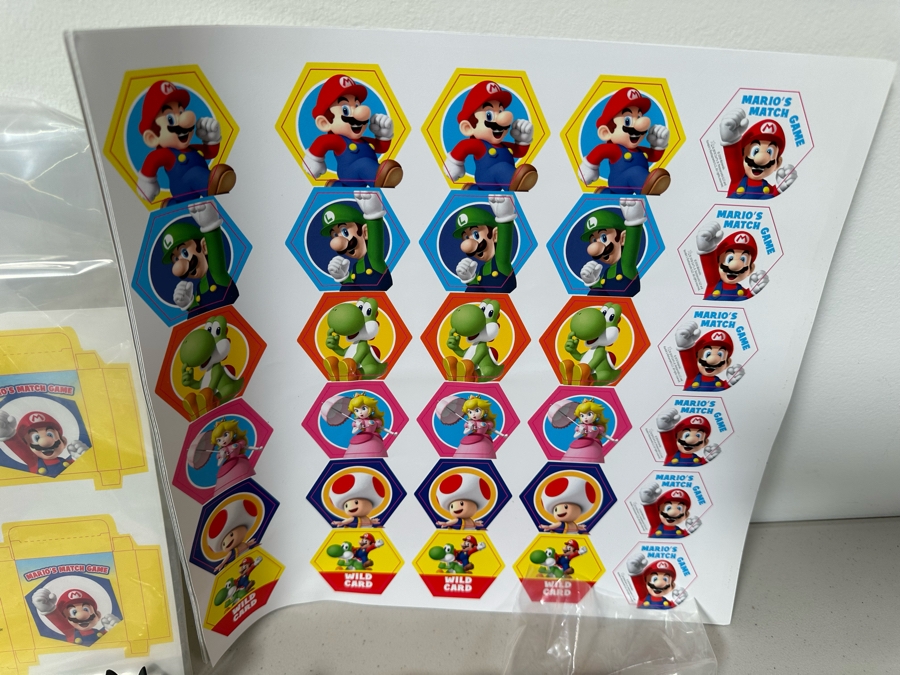 Nintendo Mario And Luigi Carl's Jr. / Hardee's Happy / Kid's Meal Toys Project Box With Prototype Toy Samples Cool Kids Designed By The CDM Company 2016 [Photo 6]