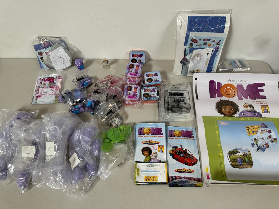 DreamWorks Home Movie Carl's Jr. / Hardee's Happy / Kid's Meal Toys Project Box With Prototype Toy Samples Cool Kids Designed By The CDM Company 2015 [Photo 12]