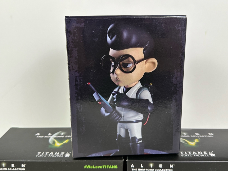 Pair Of Alien The Nostromo Collection Exclusive Twin Packs From Titans Vinyl Figures And Q-Pop Spengler Vinyl Figurine From Ghostbusters All New In Packaging [Photo 8]