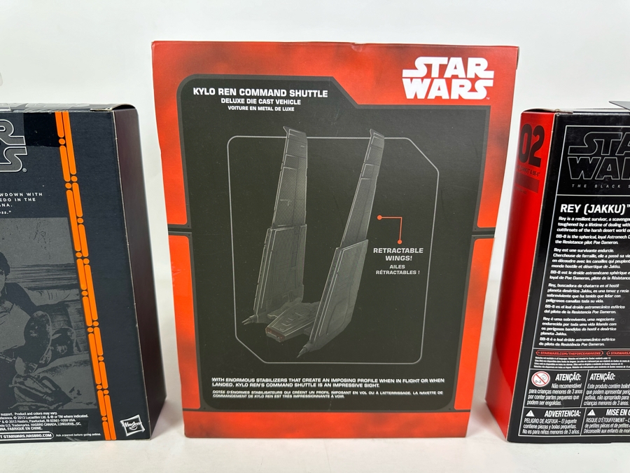 Pair Of Star Wars The Black Series Action Figures: Hans Solo / Rey (Jakku) & BB-8 Plus Star Wars Deluxe Die Cast Vehicle Kylo Ren Command Shuttle [Photo 10]
