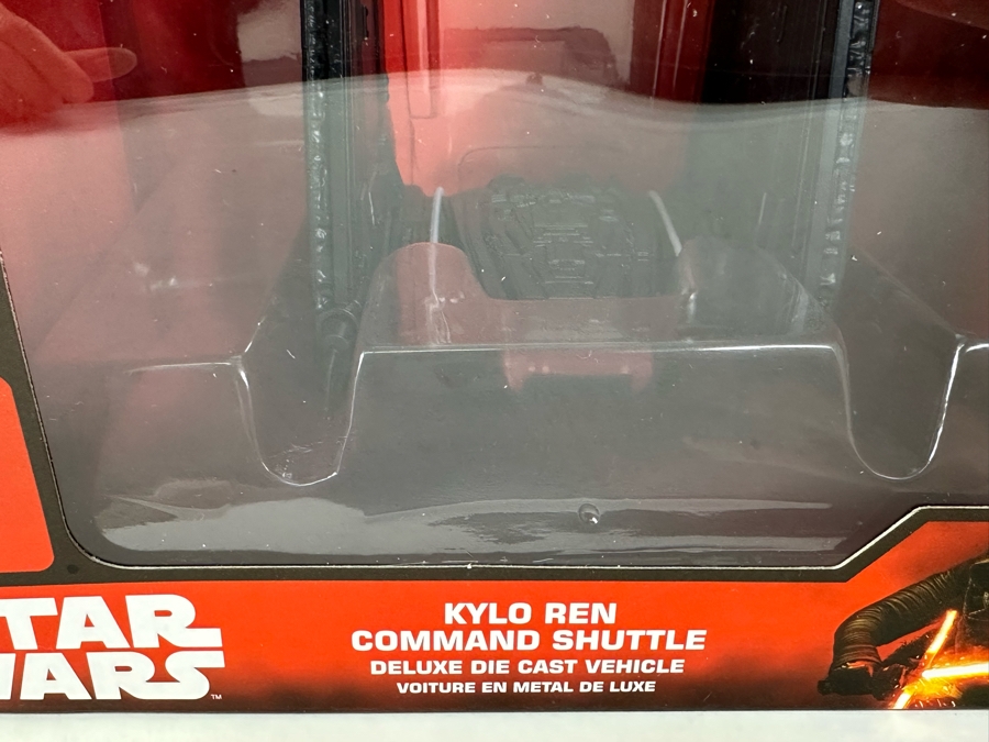 Pair Of Star Wars The Black Series Action Figures: Hans Solo / Rey (Jakku) & BB-8 Plus Star Wars Deluxe Die Cast Vehicle Kylo Ren Command Shuttle [Photo 3]