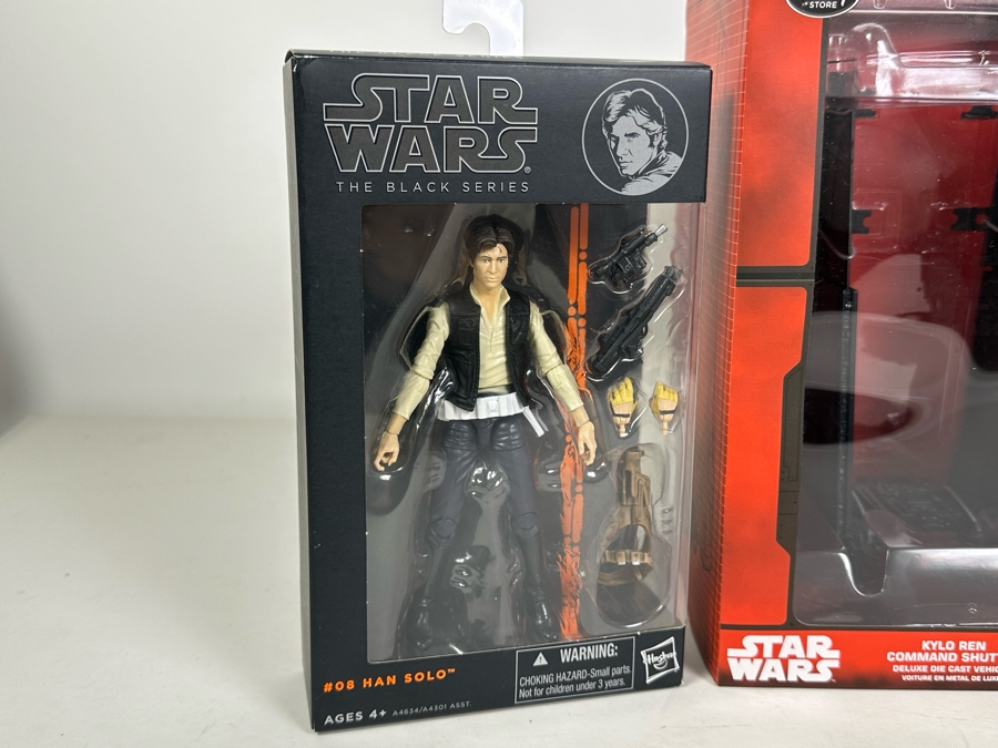 Pair Of Star Wars The Black Series Action Figures: Hans Solo / Rey (Jakku) & BB-8 Plus Star Wars Deluxe Die Cast Vehicle Kylo Ren Command Shuttle [Photo 6]
