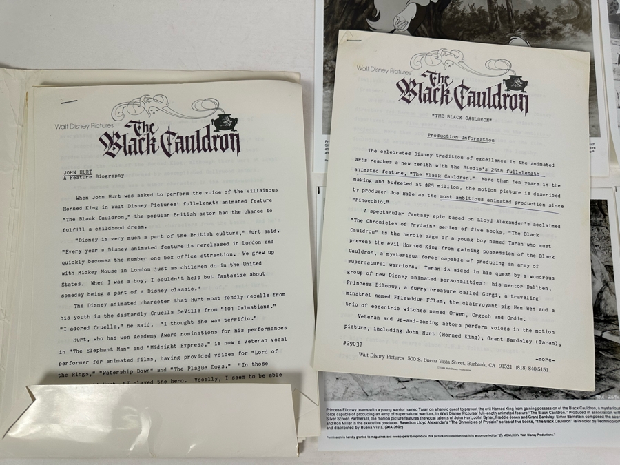 Walt Disney Pictures' The Black Cauldron Movie Press Kit Promotional Items Including Four B&W 8 X 10 Press Photos [Photo 7]