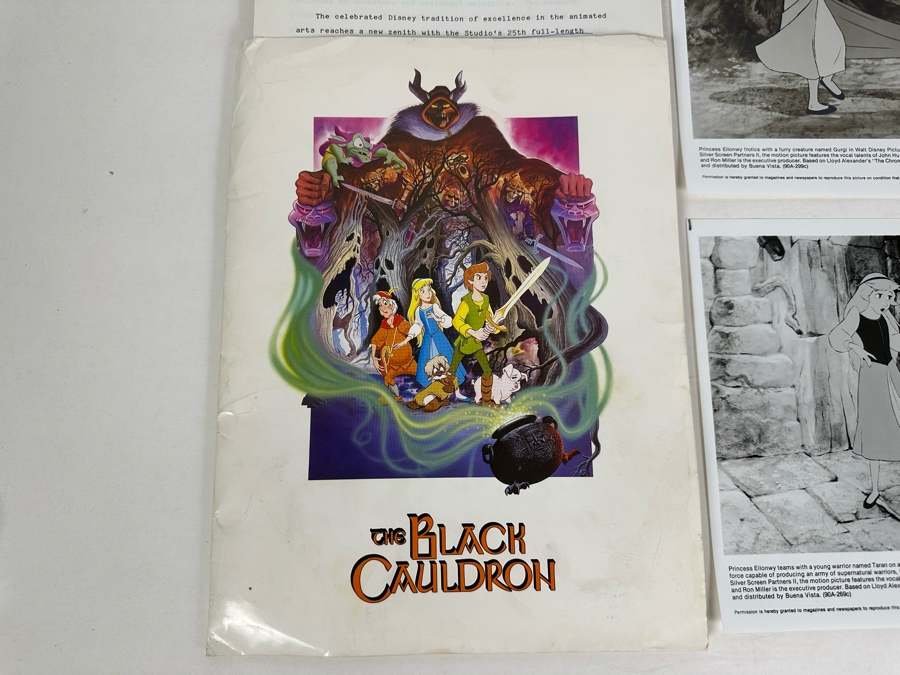 Walt Disney Pictures' The Black Cauldron Movie Press Kit Promotional Items Including Four B&W 8 X 10 Press Photos [Photo 6]