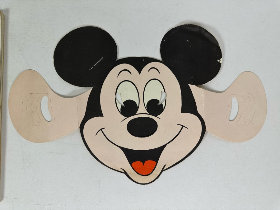1980 First Edition Disney's Adventure Guide To California Book And Vintage Walt Disney Mickey Mouse Paper Mask [Photo 2]