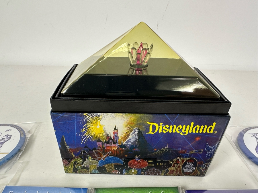 Limited Edition Disneyland's Main Street Electrical Parade Light Plus ...