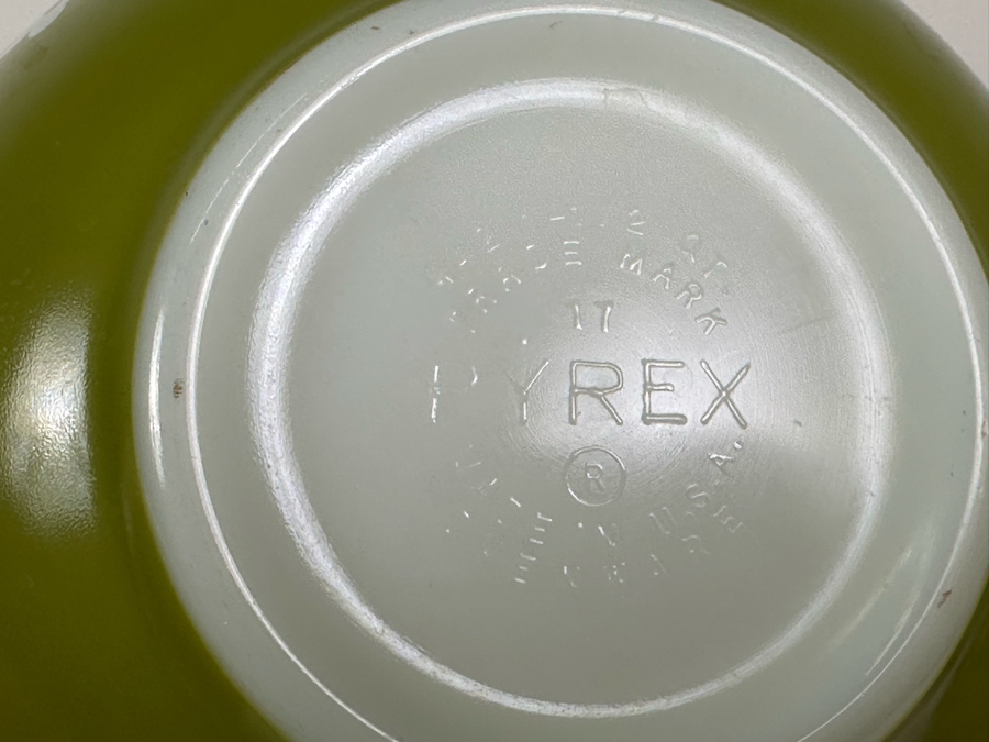 Complete Vintage Set Of Pyrex Mixing Bowls - 4 Bowls 13W To 7.5W [Photo 10]