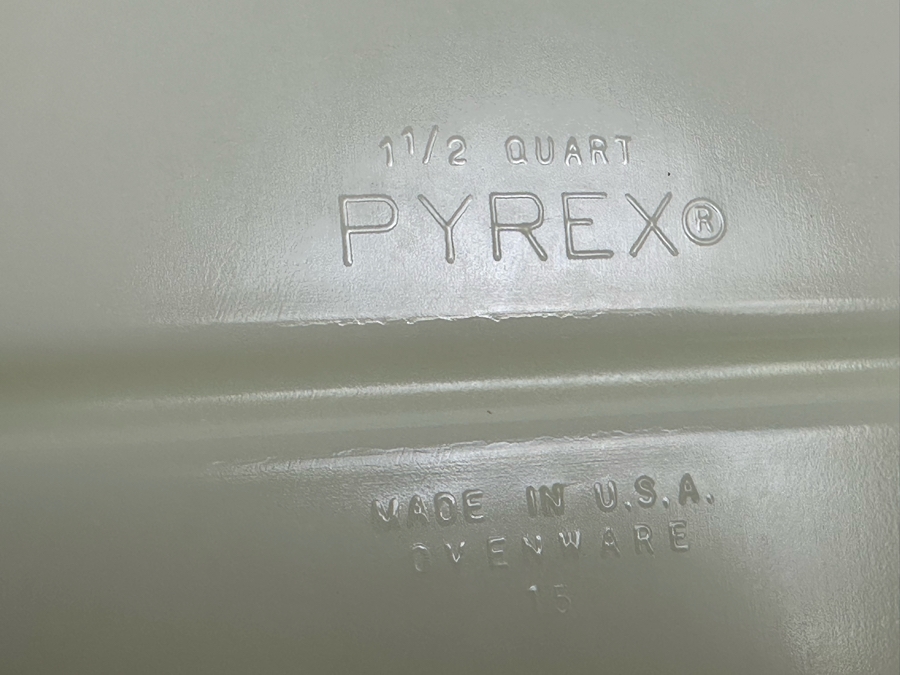 Vintage Pyrex Covered Dish 13W [Photo 7]