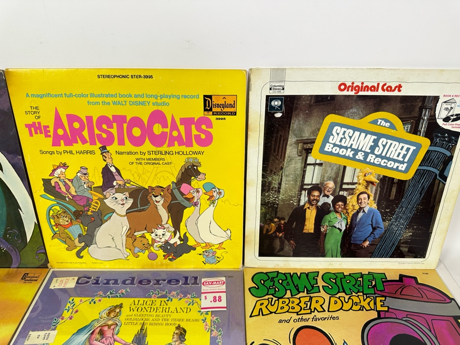 Various Walt Disney & Kids Vinyl Records [Photo 9]