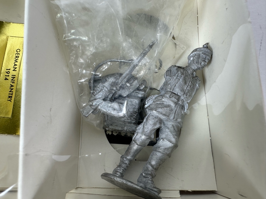 Vintage 1968 Monogram Merite Prussian Guard Infantry Germany 1914 Soft Metal Miniature Kit With Box [Photo 5]