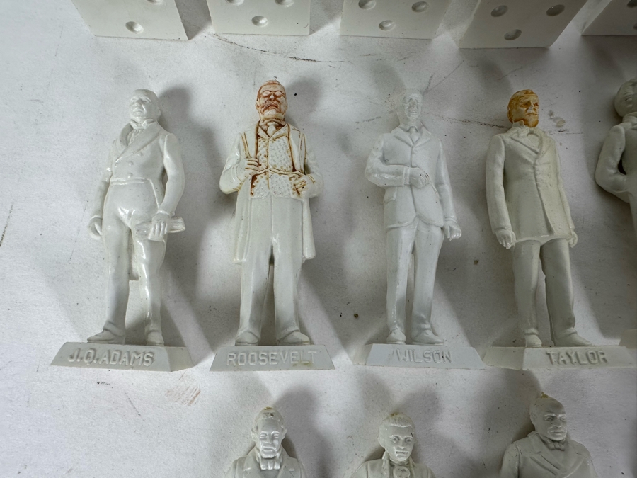 Vintage Plastic Miniatures American Presidents Figurines 1.5'H [Photo 8]