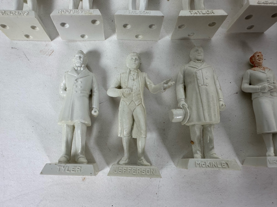 Vintage Plastic Miniatures American Presidents Figurines 1.5'H [Photo 13]